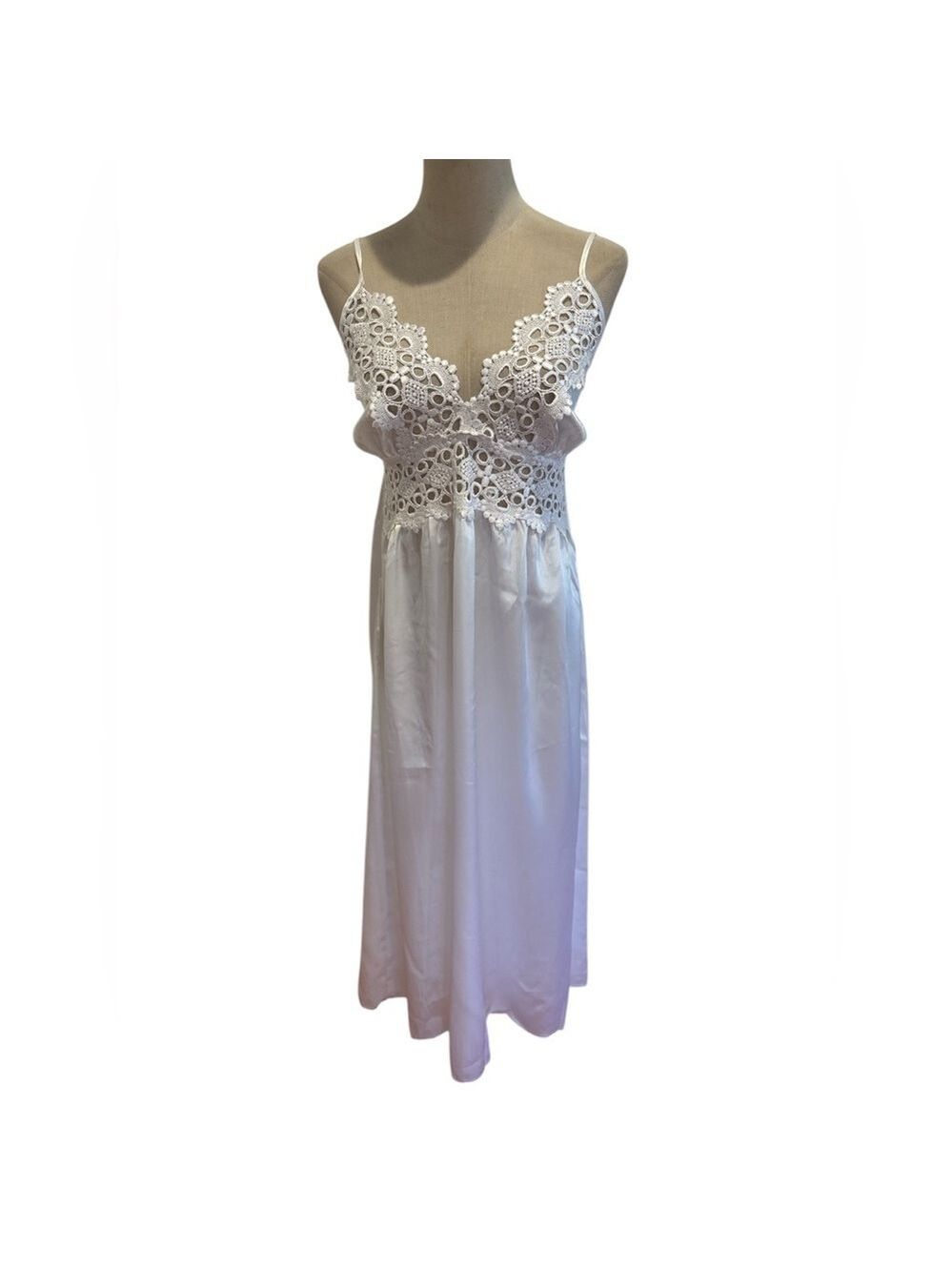 80s LINGERIE WHITE SATIN & OPENWORK DESIGN LACE NIGHT GOWN MIDI LENGTH SZ M